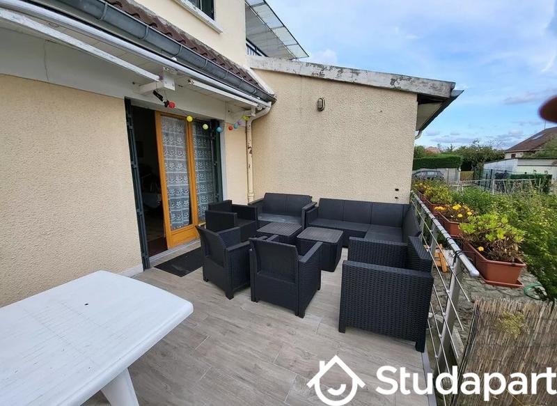 Chambre - 11 m² - 1 pièce