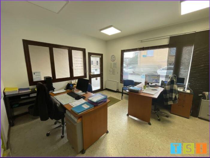 Local d'activités - 56 m² - 3 pièces