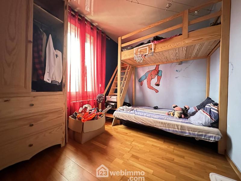 Maison - 196 m² - 8 pièces