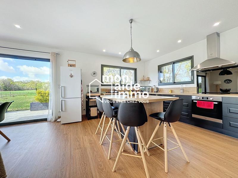 Maison - 260 m² - 8 pièces