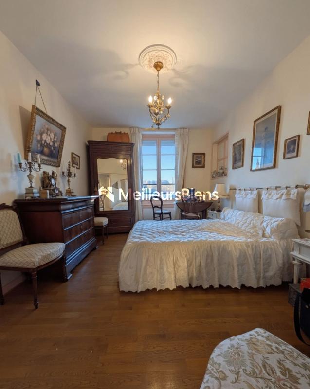 Appartement bourgeois - 81 m² - 3 pièces