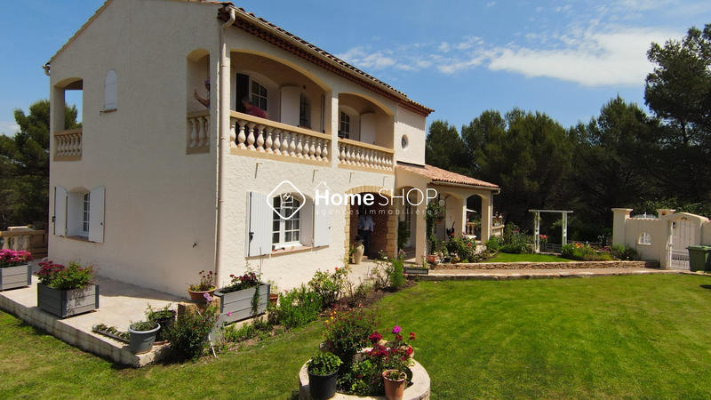 Villa - 196 m² - 7 pièces