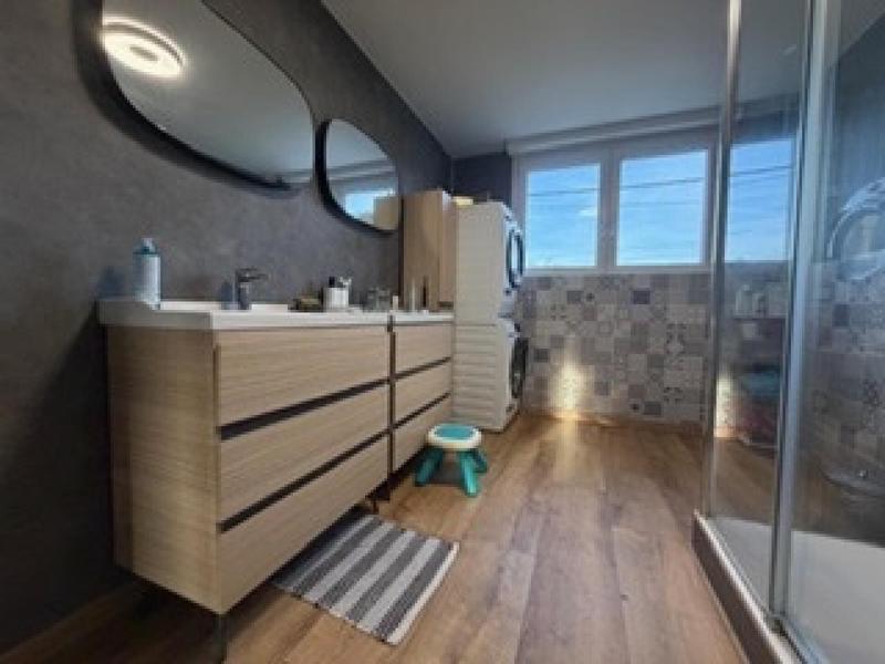 Maison - 203 m² - 10 pièces