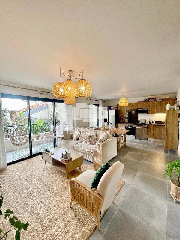 Appartement sur toit - 70 m² - 3 pièces