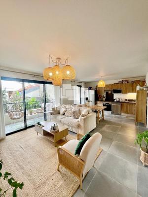 Appartement sur toit - 70 m² - 3 pièces