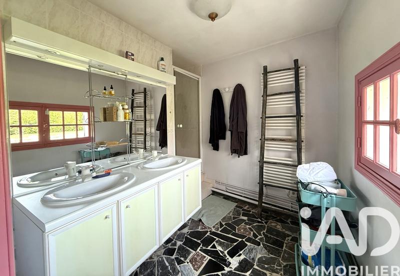 Maison - 208 m² - 10 pièces