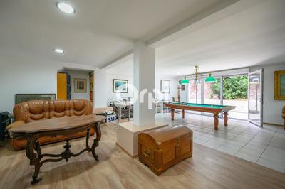 Maison - 214 m² - 5 pièces