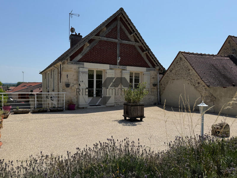 Propriété - 142 m² - 4 pièces