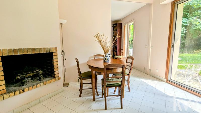 Maison - 205 m² - 8 pièces