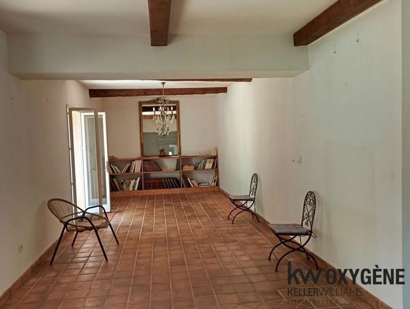 Mas - 438 m² - 14 pièces