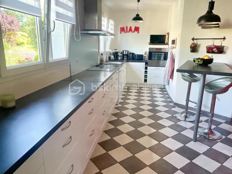 Maison - 187 m² - 7 pièces