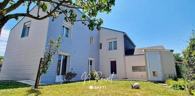 Maison - 240 m² - 7 pièces