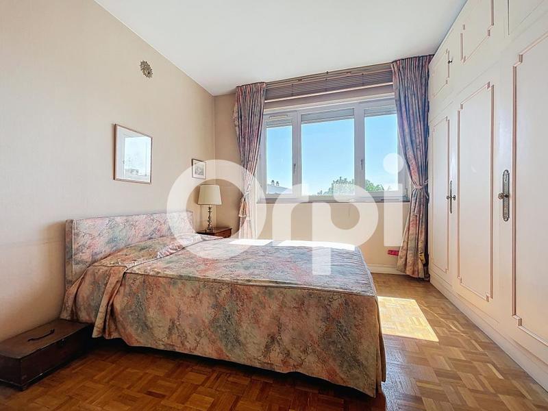 Appartement - 125 m² - 6 pièces