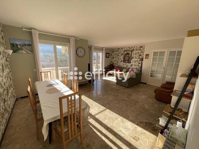 Appartement - 157 m² - 7 pièces