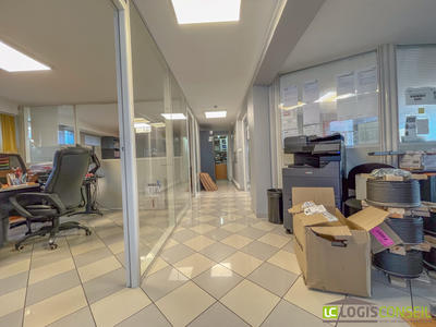 Local commercial - 113 m² - 5 pièces