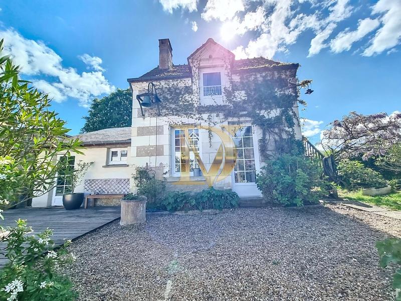 Maison - 250 m² - 10 pièces