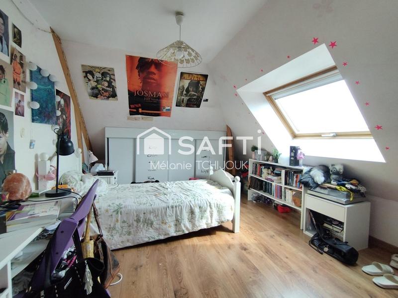 Maison - 215 m² - 9 pièces