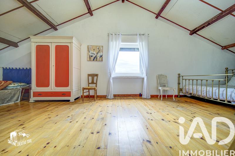 Maison - 242 m² - 8 pièces