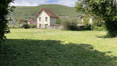 Terrain constructible - 1 367 m²