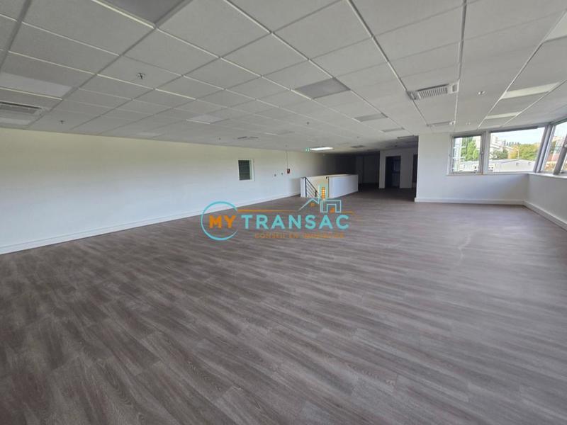 Entrepôt - 2 098 m²