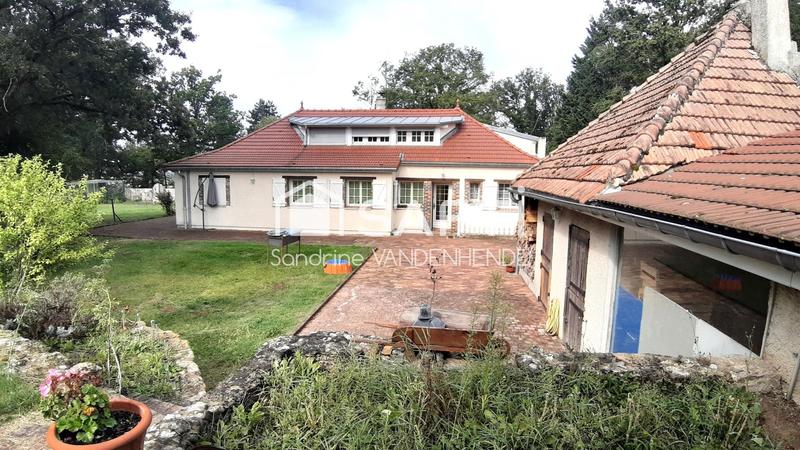 Maison de maîtres - 450 m² - 14 pièces