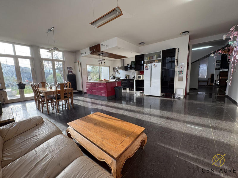 Villa - 400 m² - 9 pièces