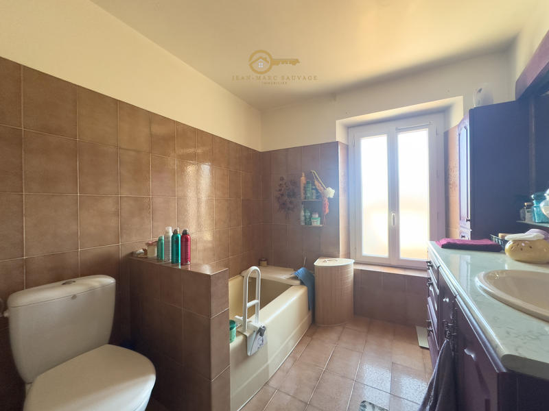 Propriété - 231 m² - 14 pièces