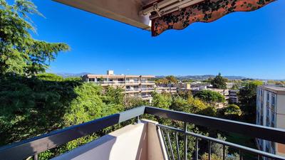 Appartement - 100 m² - 4 pièces