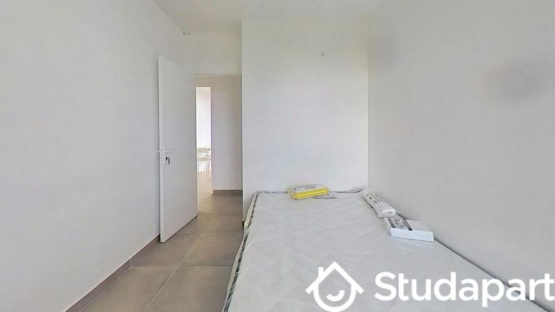 Chambre - 72 m² - 1 pièce