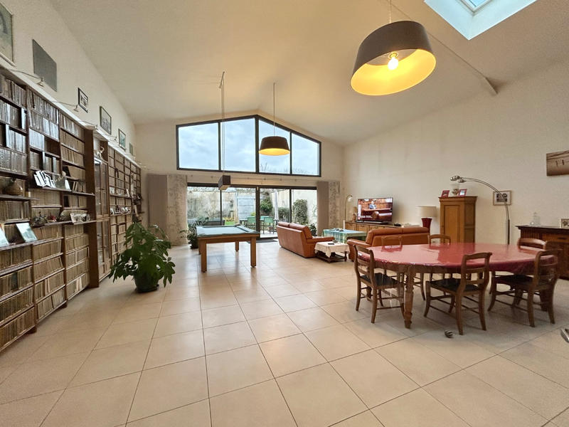 Maison - 315 m² - 6 pièces