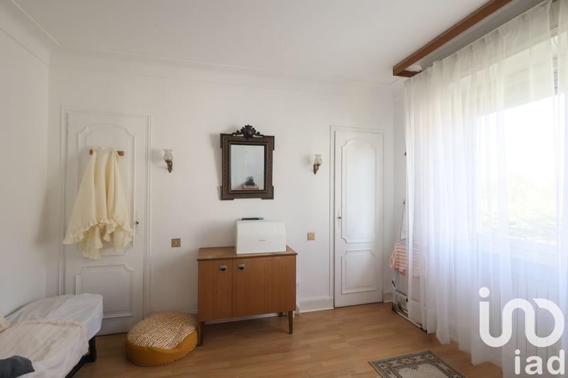 Maison - 234 m² - 8 pièces