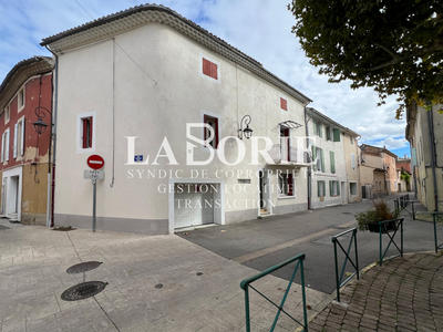 Maison - 210 m² - 6 pièces