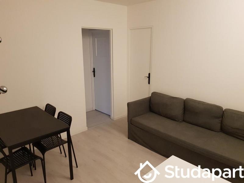 Chambre - 9 m² - 1 pièce