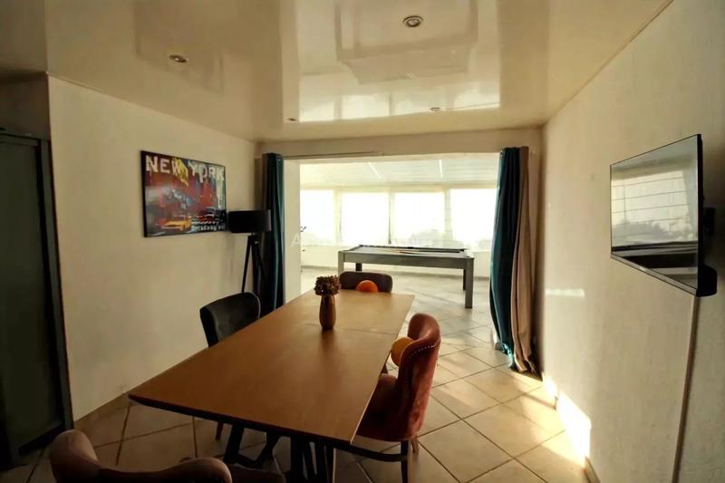 Maison - 195 m² - 7 pièces