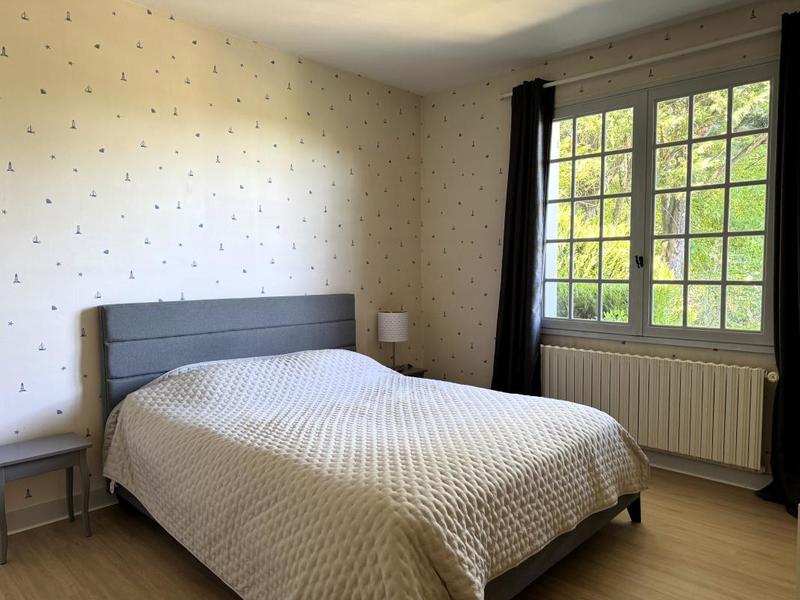 Maison - 300 m² - 9 pièces