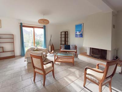 Maison - 273 m² - 9 pièces