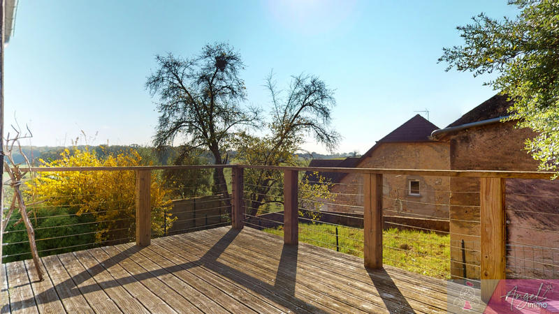 Maison - 242 m² - 9 pièces