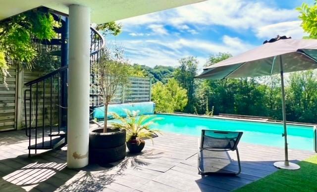 Maison - 550 m² - 10 pièces