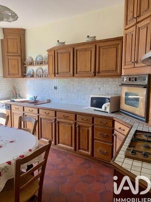 Maison - 220 m² - 6 pièces