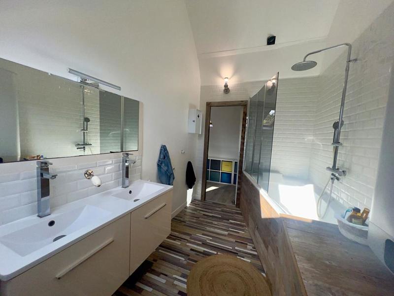 Maison - 124 m² - 6 pièces