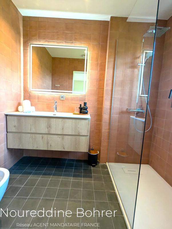 Villa - 260 m² - 7 pièces