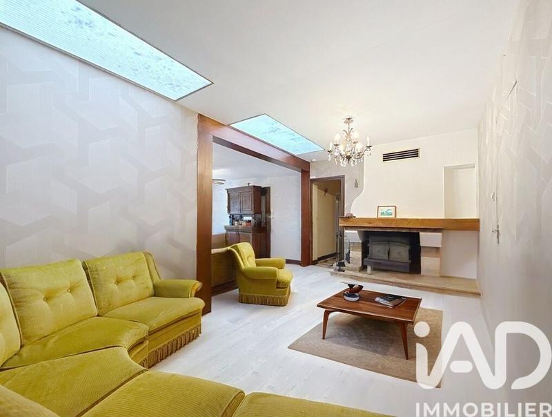 Maison - 242 m² - 10 pièces