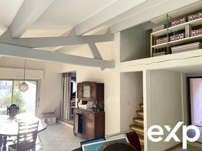 Maison - 230 m² - 8 pièces