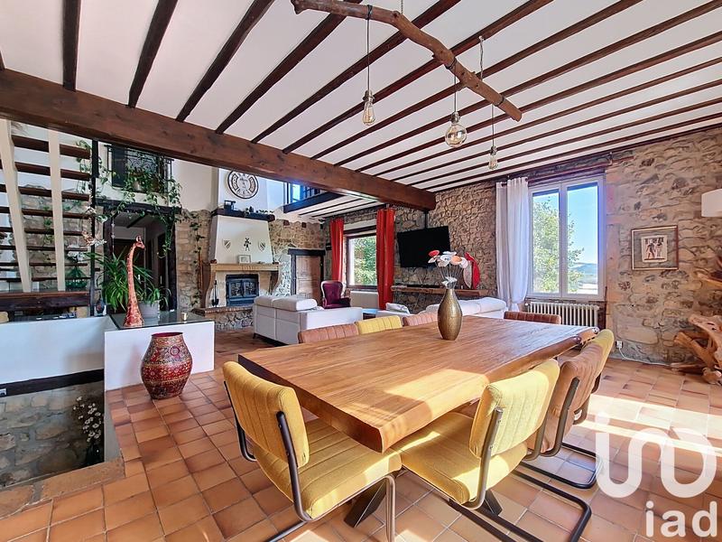 Maison - 327 m² - 9 pièces