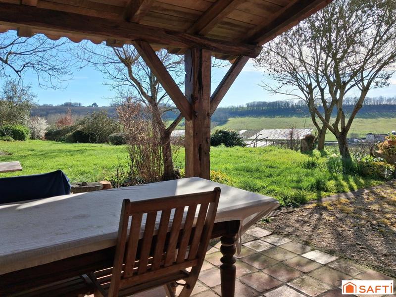 Maison - 205 m² - 6 pièces