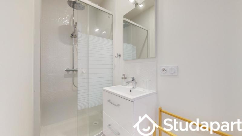 Chambre - 9 m² - 1 pièce