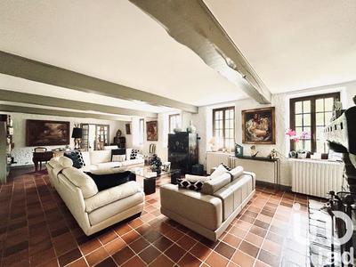 Maison - 300 m² - 8 pièces