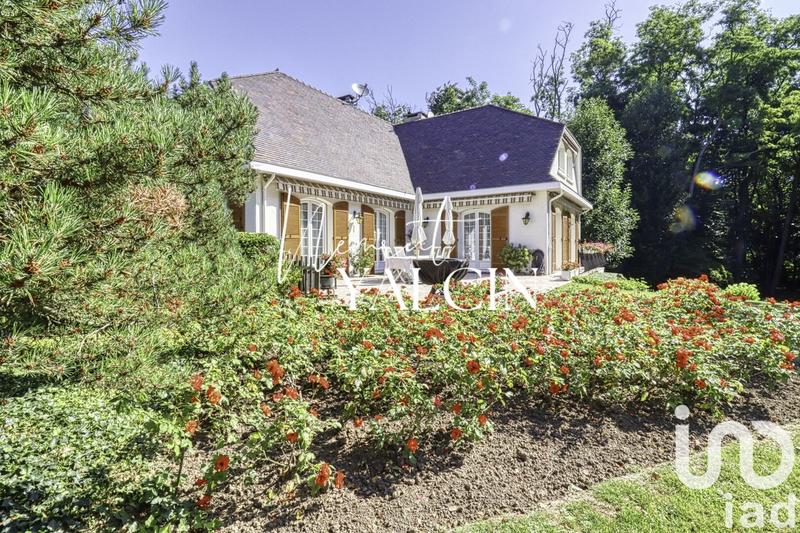 Maison - 233 m² - 8 pièces