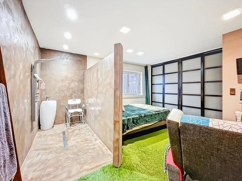 Propriété - 310 m² - 11 pièces