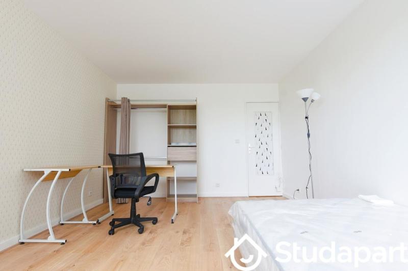 Chambre - 12 m² - 1 pièce